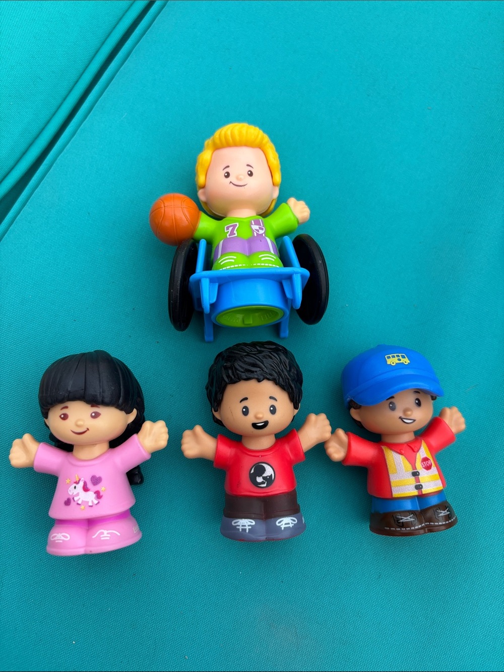 4 Fisher-Price Little People